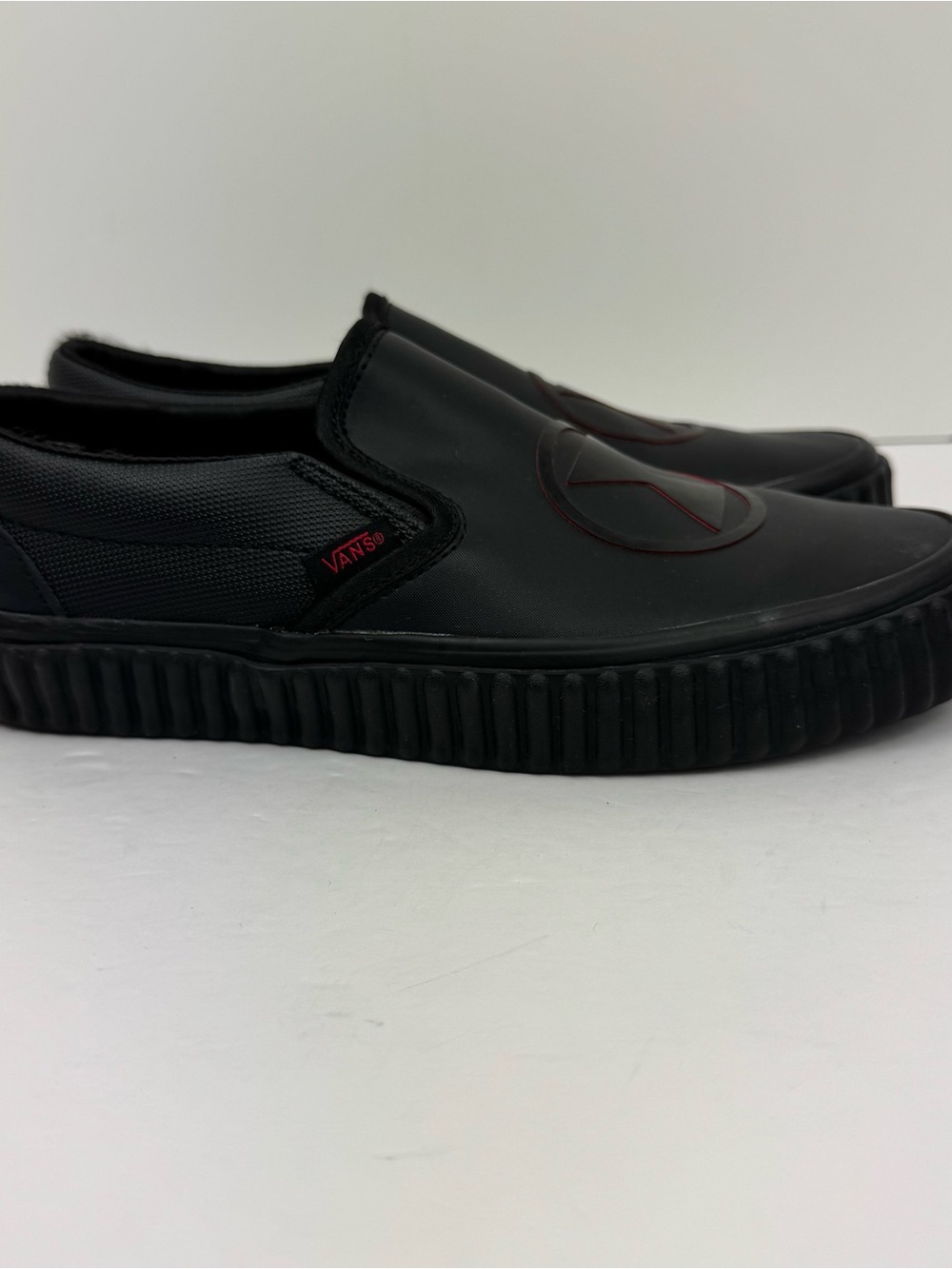Vans Classic Slip-On Marvel Black Widow sneakers. Mens Size 6.5, women’s 8.